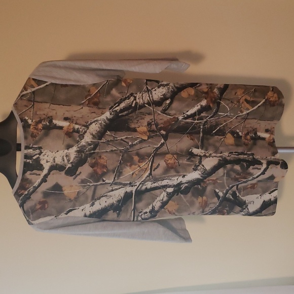 Legendary Whitetails  tee. - Picture 3 of 3